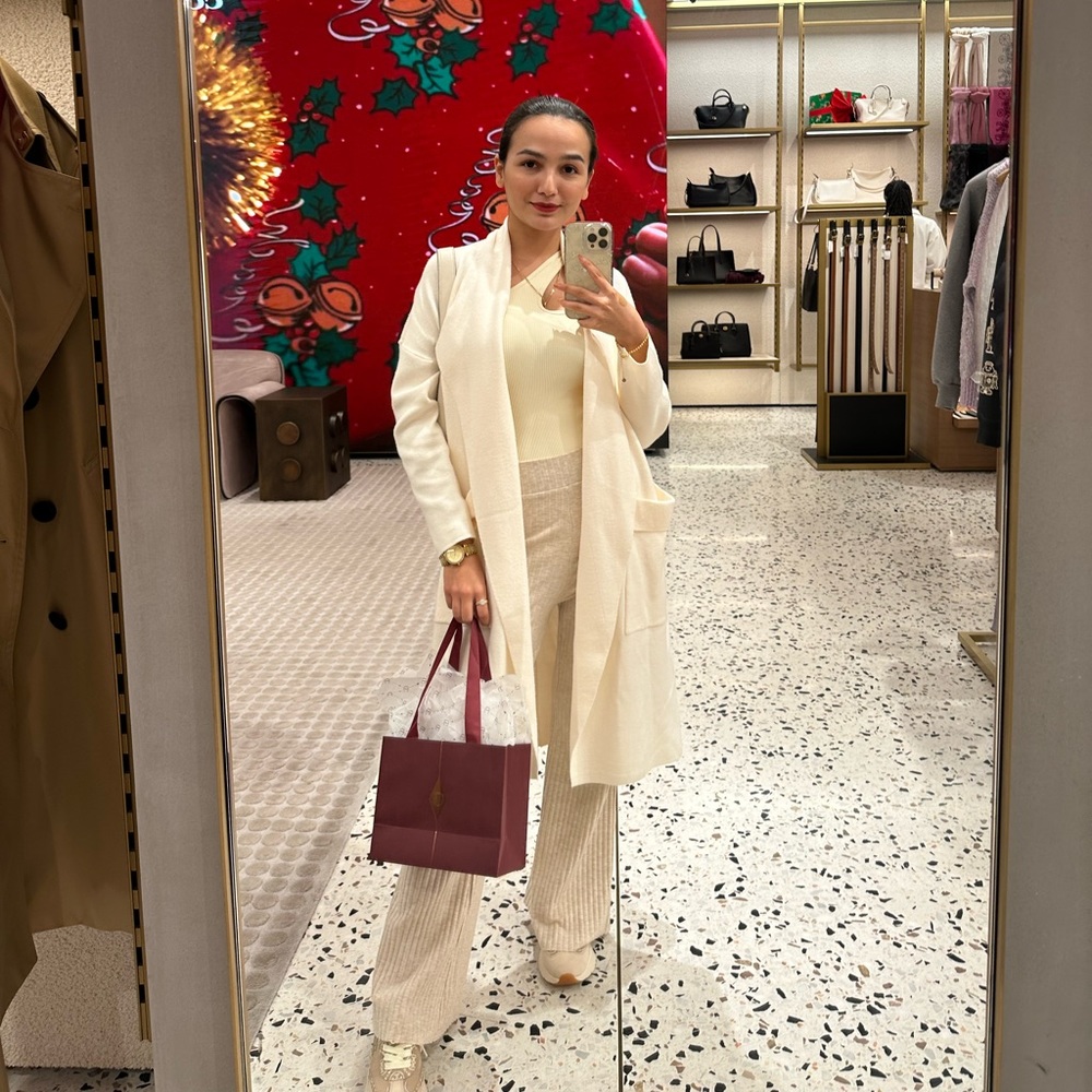 Meet your Posher, Farnoush